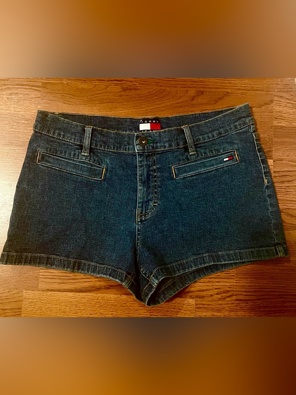 Tommy Hilfiger Medium Wash Blue Denim Mid Shorts 4 pockets ~ Juniors 11 ~ EUC